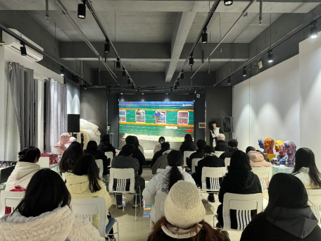 光影鑄魂，藝術(shù)凝心 藝術(shù)設(shè)計(jì)學(xué)院團(tuán)委周末觀影暨文化藝術(shù)交流活動(dòng)紀(jì)實(shí)